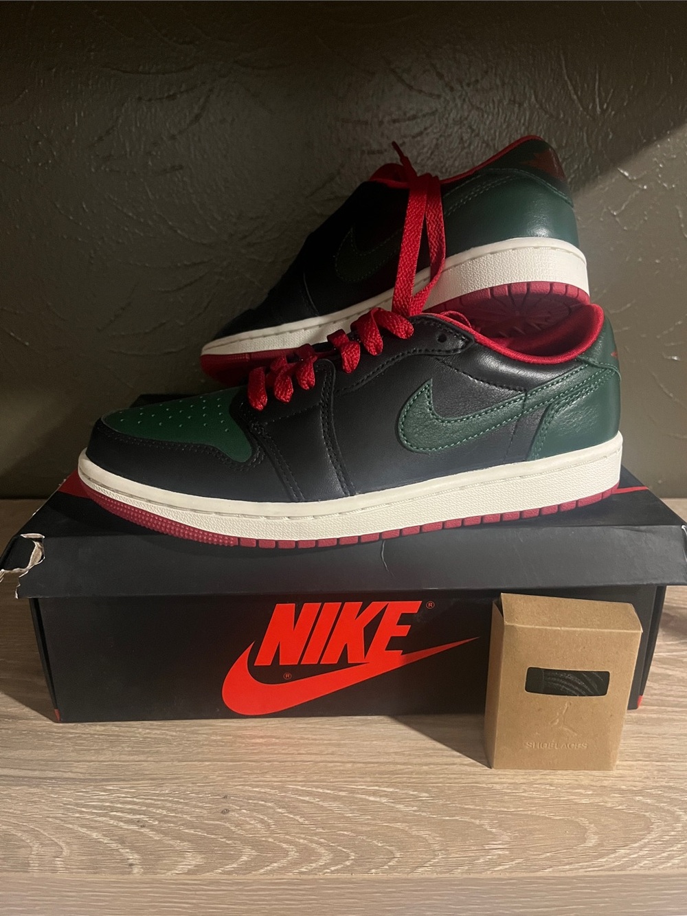 Women’s Size 6 Nike Air Jordan 1 Retro Low OG-Black/Gorge Green/Varsity Red/Sail